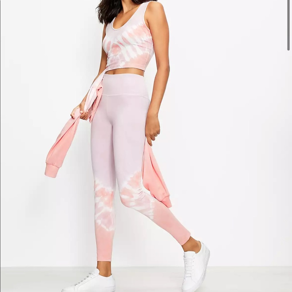 NWOT Lou & Gray Fun Tie-Dye Leggings